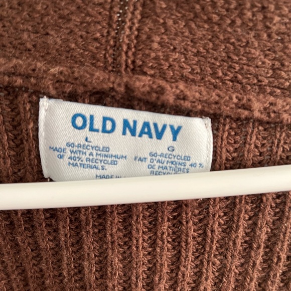 Two old navy sweaters - Picture 4 of 4